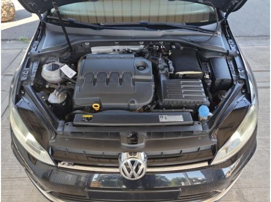 2015 Volkswagen Golf VII Lim. Comfortline BMT 2015 Volkswagen Golf VII Lim. Comfortline BMT