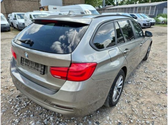 2018 BMW 3er Touring 320d xDrive Advantage