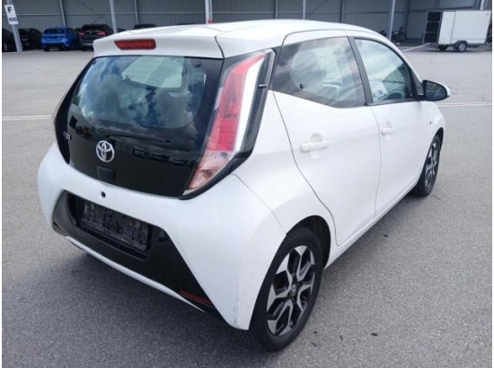 2017 Toyota AYGO x-play touch 2017 Toyota AYGO x-play touch