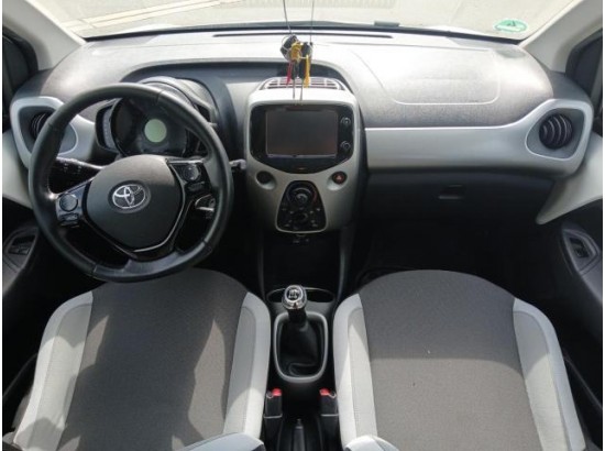 2017 Toyota AYGO x-play touch 2017 Toyota AYGO x-play touch