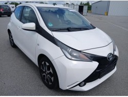 2017 Toyota AYGO x-play touch
