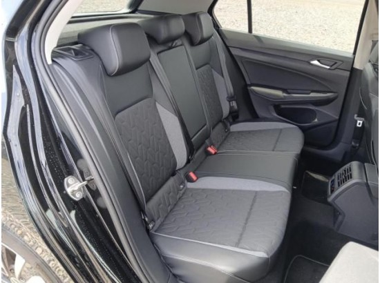 2025 Volkswagen Golf VIII Lim. 1.5 eTSI 110 kW Goal 2025 Volkswagen Golf VIII Lim. 1.5 eTSI 110 kW Goal