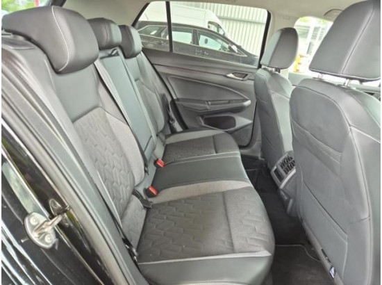 2025 Volkswagen Golf VIII Lim. 1.5 TSI 85 kW Goal 2025 Volkswagen Golf VIII Lim. 1.5 TSI 85 kW Goal