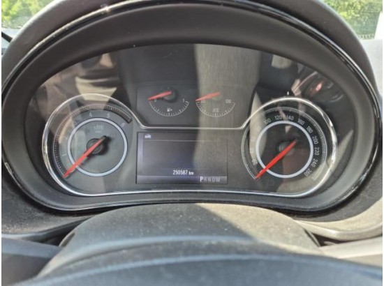 2015 Opel Insignia A Sports Tourer Edition 2015 Opel Insignia A Sports Tourer Edition