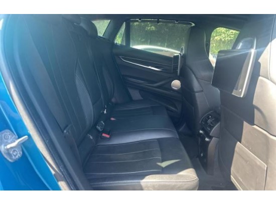 2016 BMW X6M Basis 2016 BMW X6M Basis