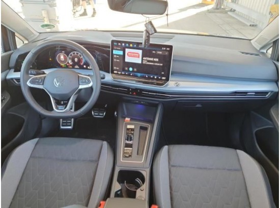 2025 Volkswagen Golf VIII Lim. 1.5 eTSI 110 kW Goal 2025 Volkswagen Golf VIII Lim. 1.5 eTSI 110 kW Goal
