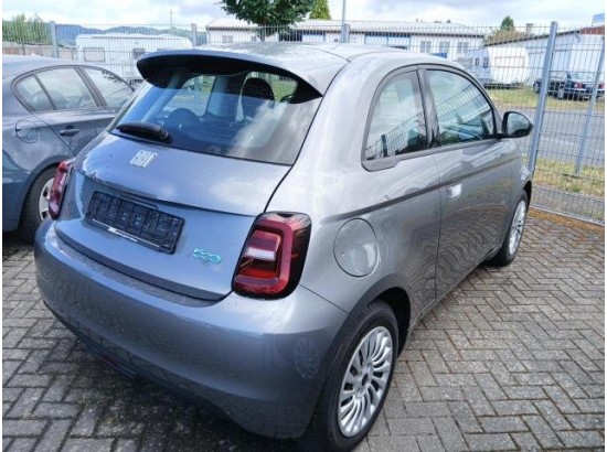 2022 FIAT 500 E Action 2022 FIAT 500 E Action