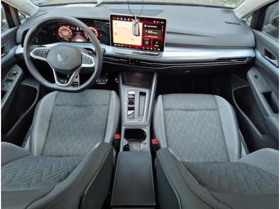 2025 Volkswagen Golf VIII Lim. 1.5 eTSI 85 kW Goal 2025 Volkswagen Golf VIII Lim. 1.5 eTSI 85 kW Goal