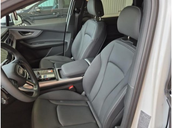 2025 Audi Q7 55 TFSI S line quattro 2025 Audi Q7 55 TFSI S line quattro