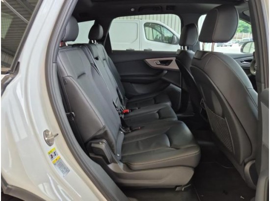2025 Audi Q7 55 TFSI S line quattro 2025 Audi Q7 55 TFSI S line quattro