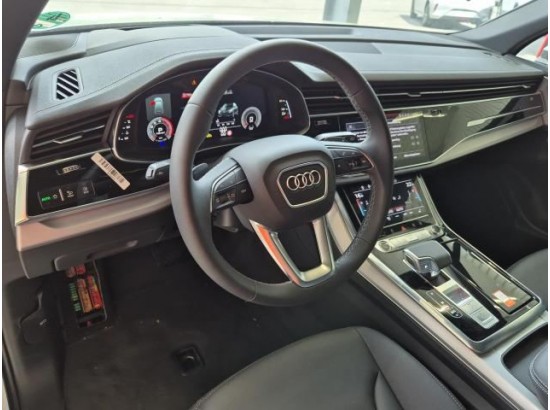 2025 Audi Q7 55 TFSI S line quattro 2025 Audi Q7 55 TFSI S line quattro