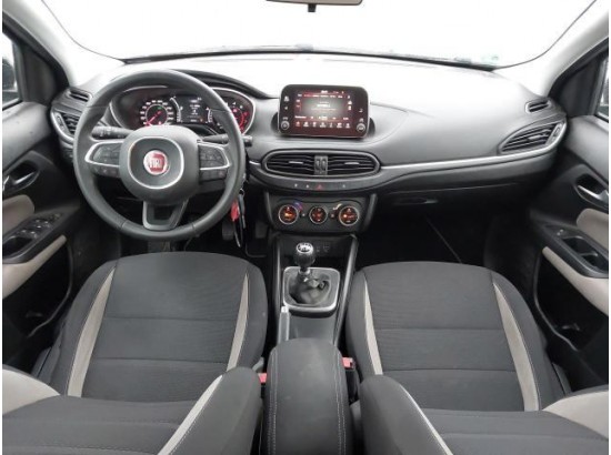 2017 FIAT Tipo 2017 FIAT Tipo