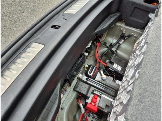 2022 Land Rover Range Rover Velar Hybrid Basis