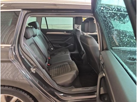 2023 Volkswagen Passat Variant Elegance