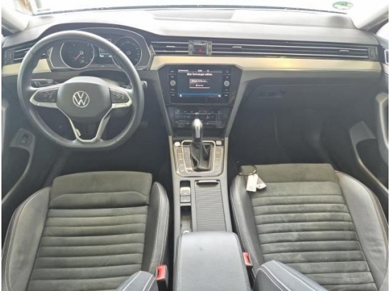 2023 Volkswagen Passat Variant Elegance