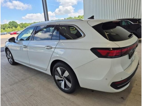 2024 Volkswagen Passat Variant 2.0 TDI 110 kW Business 2024 Volkswagen Passat Variant 2.0 TDI 110 kW Business