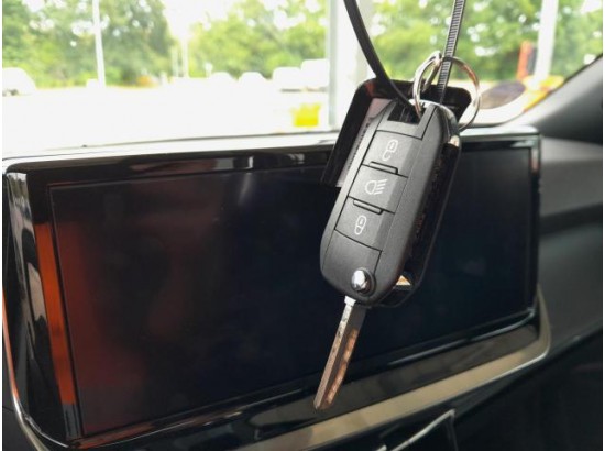 2024 Peugeot 2008 Allure