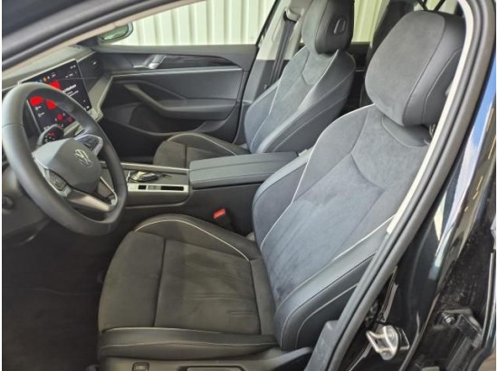 2025 Volkswagen Passat Variant 1.5 eTSI 110 kW Business 2025 Volkswagen Passat Variant 1.5 eTSI 110 kW Business