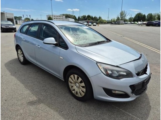 2015 Opel Astra J Sports Tourer Edition