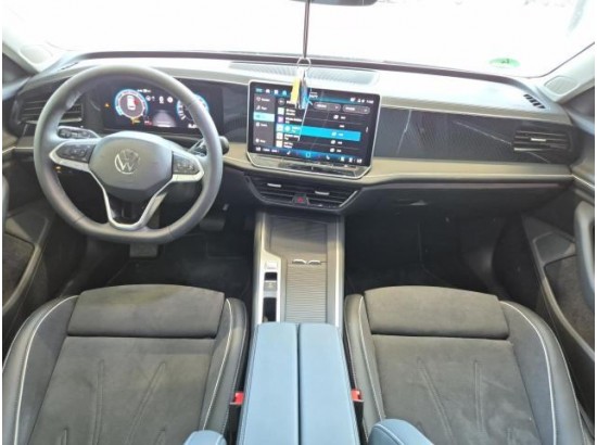 2025 Volkswagen Passat Variant 1.5 eTSI 110 kW Business 2025 Volkswagen Passat Variant 1.5 eTSI 110 kW Business