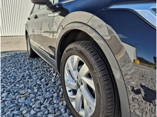 2021 Volkswagen Tiguan Life 4Motion 2021 Volkswagen Tiguan Life 4Motion