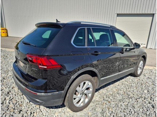 2021 Volkswagen Tiguan Life 4Motion 2021 Volkswagen Tiguan Life 4Motion