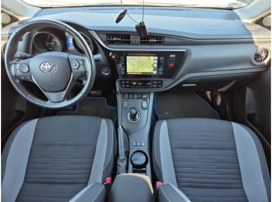 2016 Toyota Auris Touring Sports Hybrid Edition-S 2016 Toyota Auris Touring Sports Hybrid Edition-S