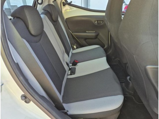 2016 Toyota AYGO x-play touch