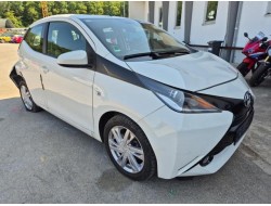 2016 Toyota AYGO x-play touch