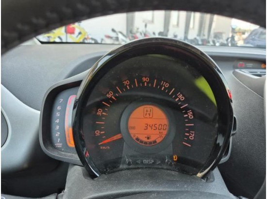 2016 Toyota AYGO x-play touch