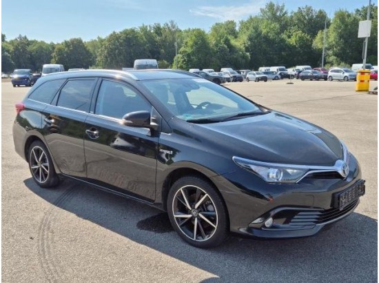 2017 Toyota Auris Touring Sports Hybrid Edition-S+ 2017 Toyota Auris Touring Sports Hybrid Edition-S+