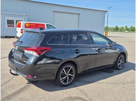 2017 Toyota Auris Touring Sports Hybrid Edition-S+ 2017 Toyota Auris Touring Sports Hybrid Edition-S+