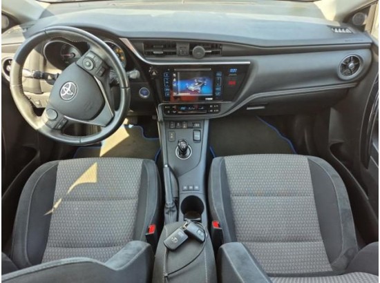 2017 Toyota Auris Touring Sports Hybrid Edition-S+ 2017 Toyota Auris Touring Sports Hybrid Edition-S+