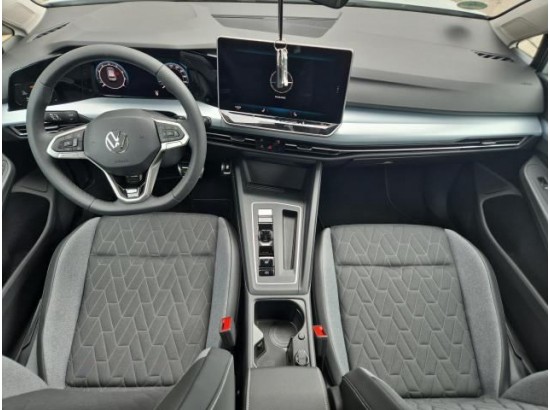 2025 Volkswagen Golf VIII Lim. 1.5 eTSI 110 kW Goal 2025 Volkswagen Golf VIII Lim. 1.5 eTSI 110 kW Goal