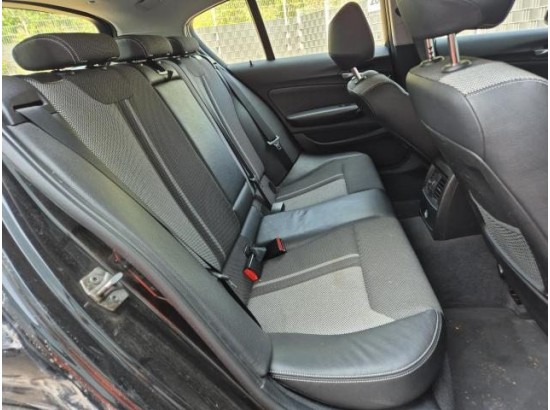 2015 BMW 1er Lim. 5-trg. 118d Urban Line 2015 BMW 1er Lim. 5-trg. 118d Urban Line