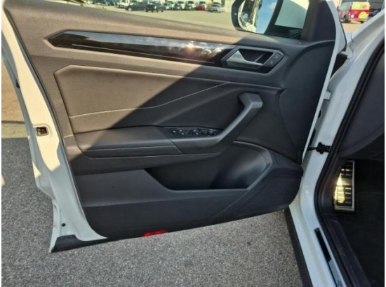 2025 Volkswagen T-Roc R-Line