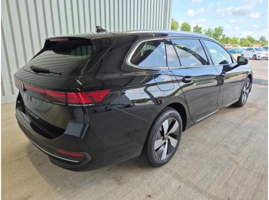 2025 Volkswagen Passat Variant 2.0 TDI 110 kW Business 2025 Volkswagen Passat Variant 2.0 TDI 110 kW Business