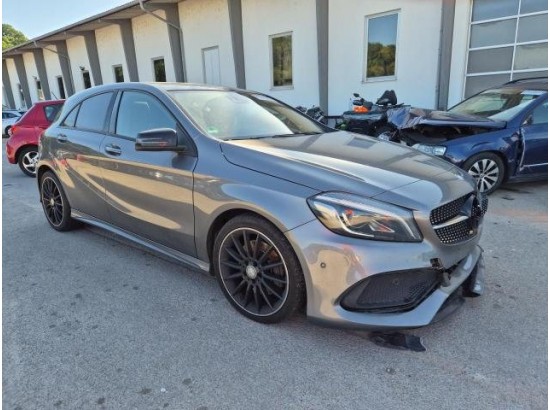 2015 Mercedes-Benz A -Klasse A 220 CDI / d BlueEfficiency 2015 Mercedes-Benz A -Klasse A 220 CDI / d BlueEfficiency