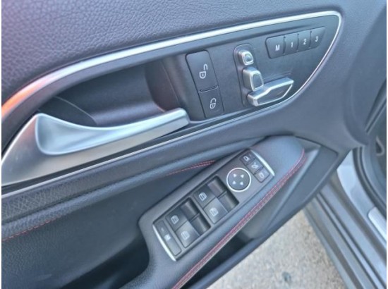 2015 Mercedes-Benz A -Klasse A 220 CDI / d BlueEfficiency 2015 Mercedes-Benz A -Klasse A 220 CDI / d BlueEfficiency