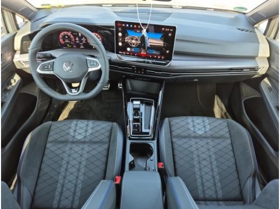 2025 Volkswagen Golf VIII Variant 1.5 eTSI 110 kW R-Line 2025 Volkswagen Golf VIII Variant 1.5 eTSI 110 kW R-Line
