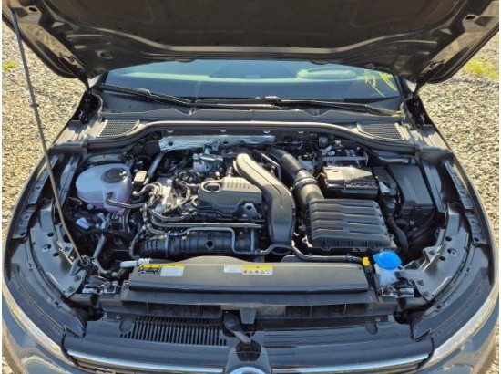 2025 Volkswagen Golf VIII Variant 1.5 eTSI 110 kW R-Line 2025 Volkswagen Golf VIII Variant 1.5 eTSI 110 kW R-Line