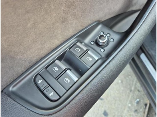 2016 Audi SQ7 4.0 TDI quattro 2016 Audi SQ7 4.0 TDI quattro