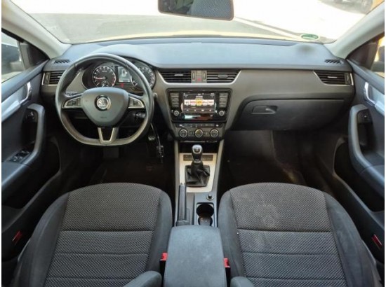 2016 Skoda Octavia Combi Ambition 2016 Skoda Octavia Combi Ambition