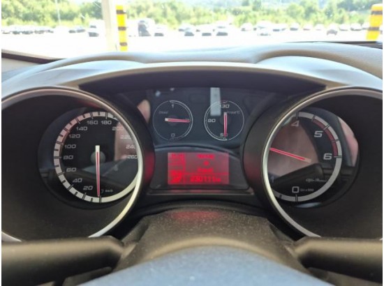 2015 Alfa Romeo Giulietta Turismo 2015 Alfa Romeo Giulietta Turismo