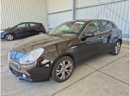 2015 Alfa Romeo Giulietta Turismo 2015 Alfa Romeo Giulietta Turismo