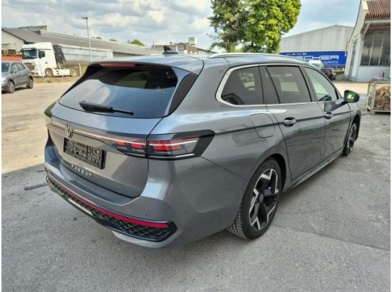 2025 Volkswagen Passat Variant 2.0 TDI 110 kW R-line 2025 Volkswagen Passat Variant 2.0 TDI 110 kW R-line