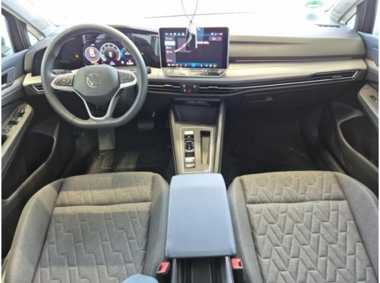 2025 Volkswagen Golf VIII Lim. 1.5 eTSI 110 kW Life 2025 Volkswagen Golf VIII Lim. 1.5 eTSI 110 kW Life