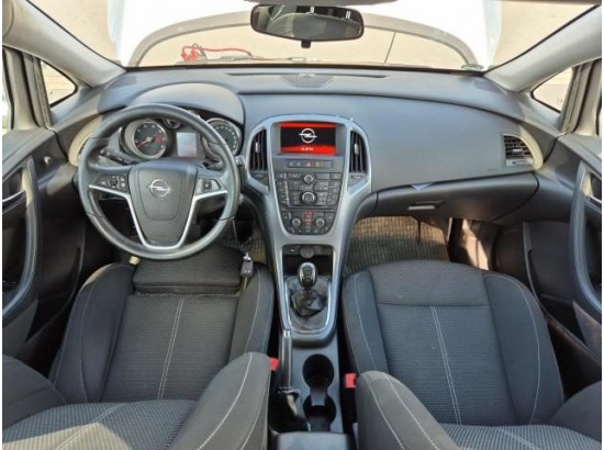 2016 Opel Astra J Sports Tourer Edition