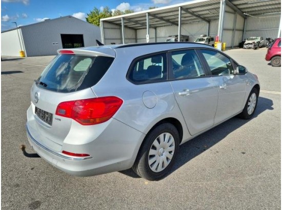 2016 Opel Astra J Sports Tourer Edition