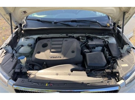 2018 Volvo XC40 Momentum AWD 2018 Volvo XC40 Momentum AWD